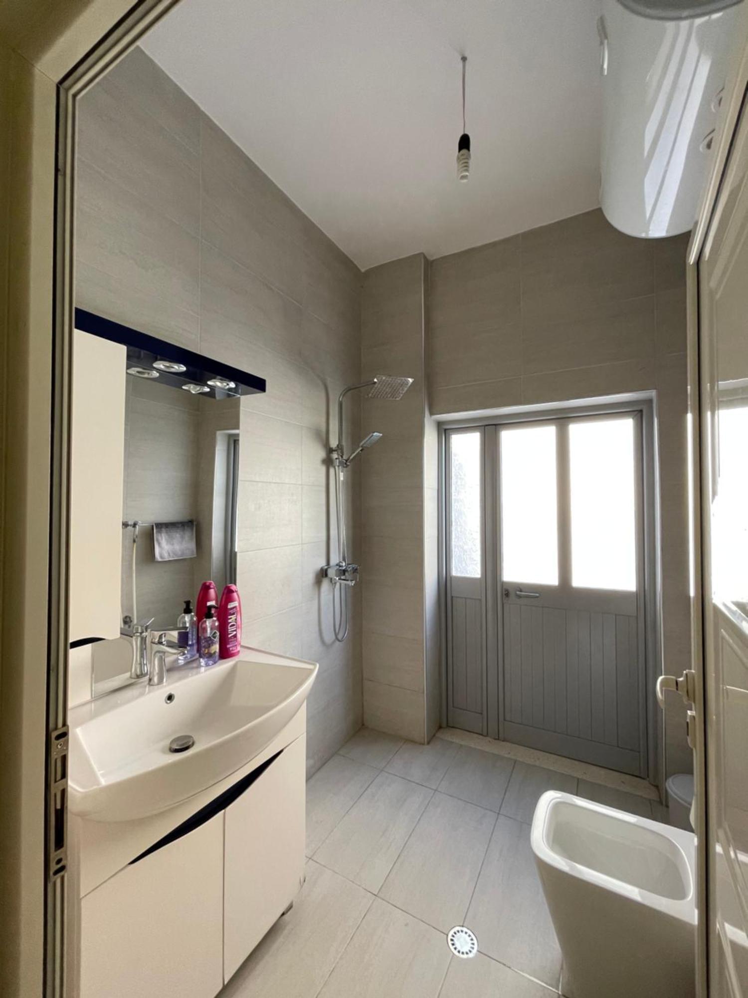 New Baazar Terrace Apartment Тирана Экстерьер фото